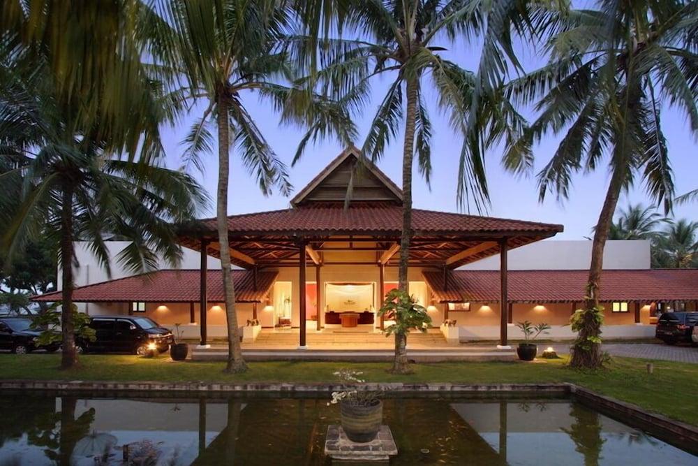 Hotel Grand Elty Krakatoa Kalianda Exterior foto