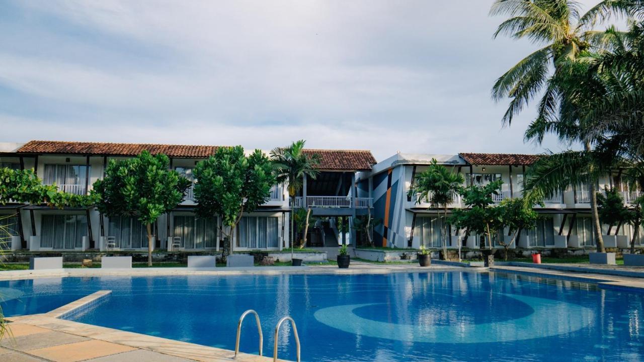 Hotel Grand Elty Krakatoa Kalianda Exterior foto
